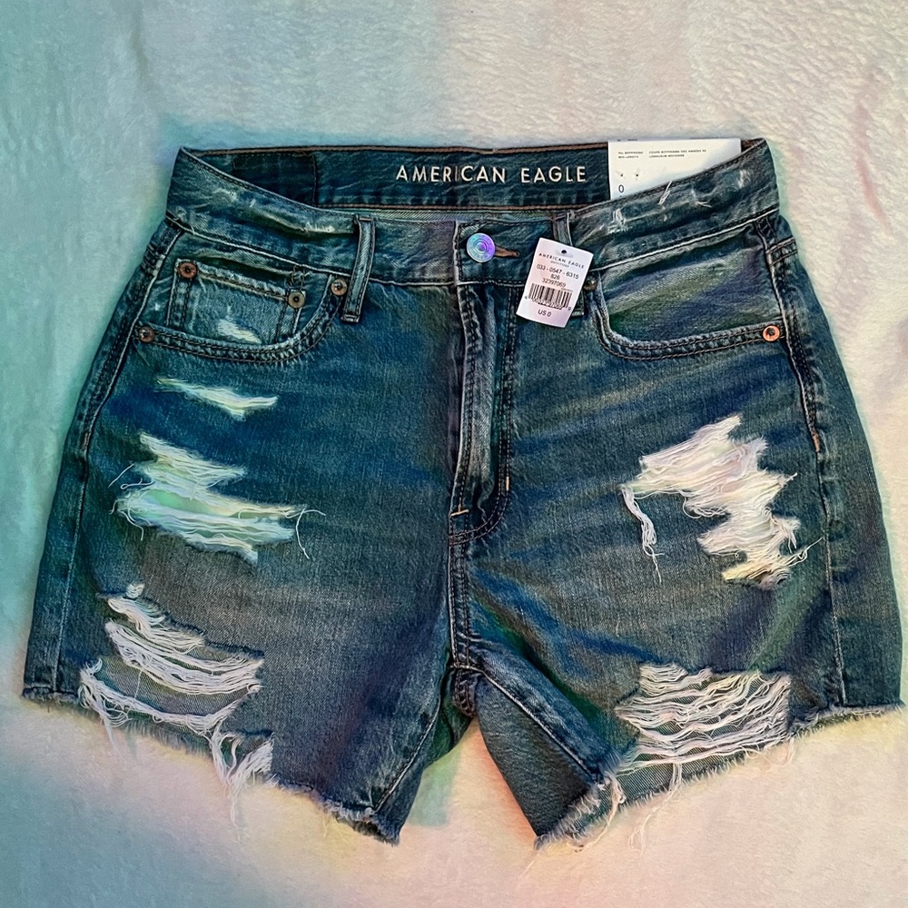 American Eagle 90s boyfriend shorts